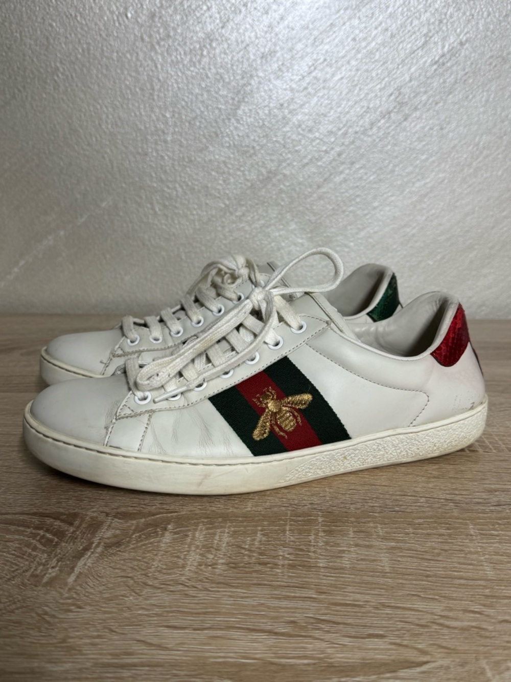 Gucci Ace Bee White Leather
Sneakers Unisex Size 7